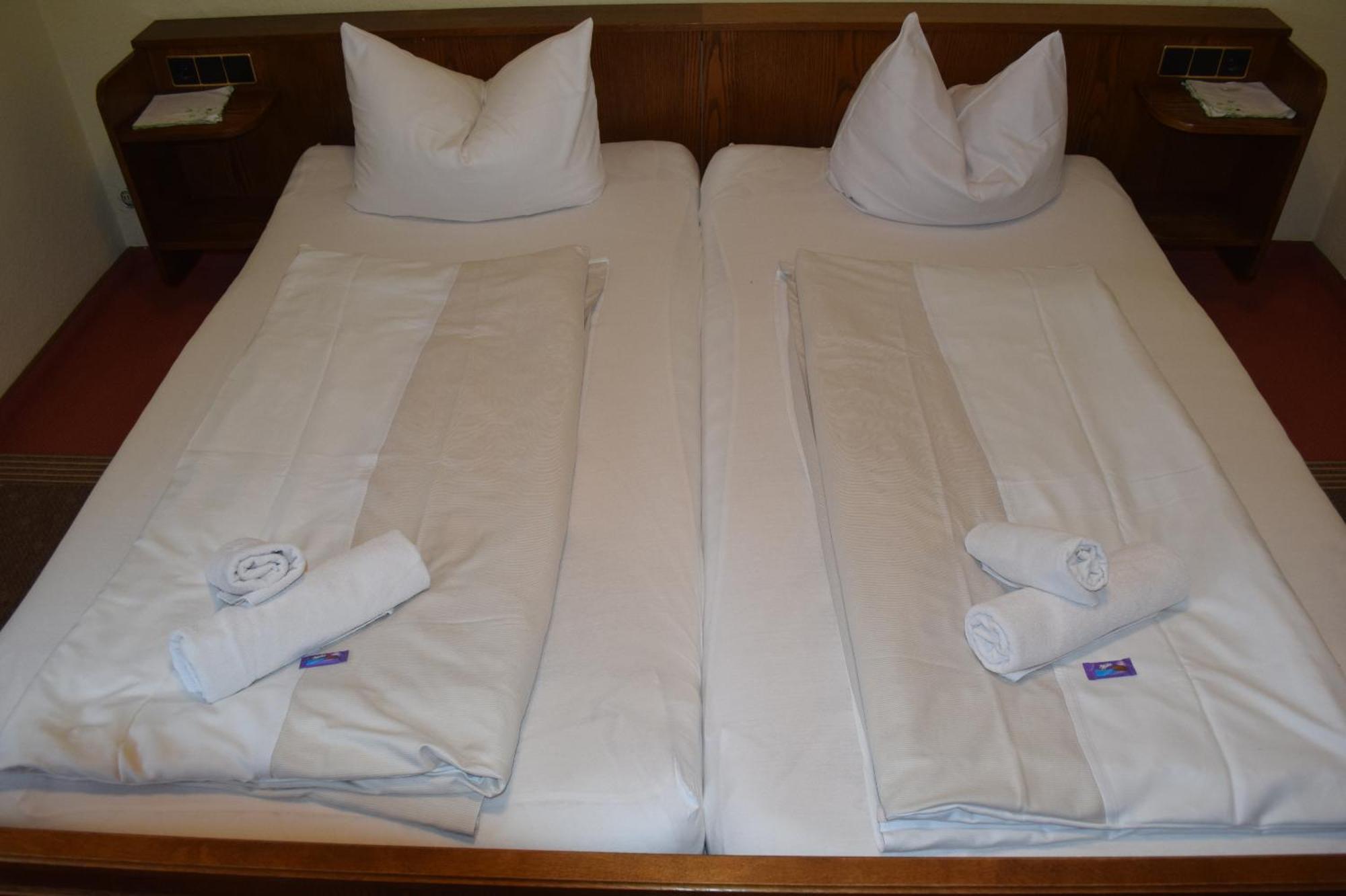 Alte Dorfschaenke Hotell Kinderbeuern Rum bild